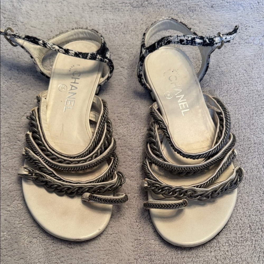 Chanel Women's interlocking cc logo tweed sandal